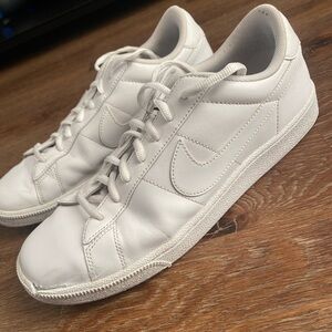 Nike Tennis Classics